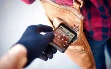 دستگیری زن جیب‌بر با ۳۰ فقره سرقت در اصفهان