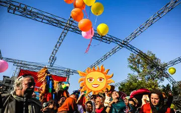 پایان جشن عروسک‌ها با غایبان ریز و درشتش