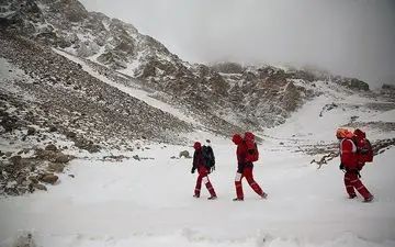  انتقال بقایایی از پیکرهای جانباختگان ارتفاعات دنا 