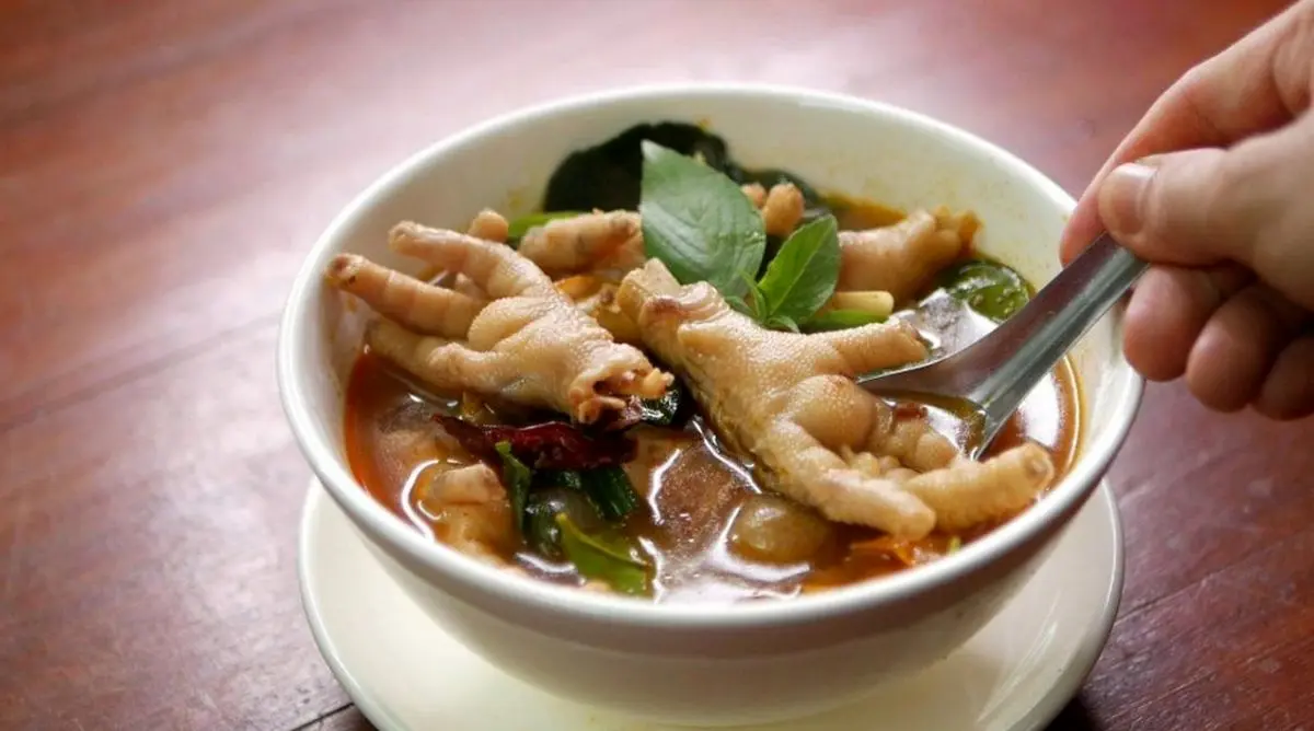 خورشت پای مرغ به سبک عشایر لرستانی؛ طعمی به یادماندنی + آموزش تهیه