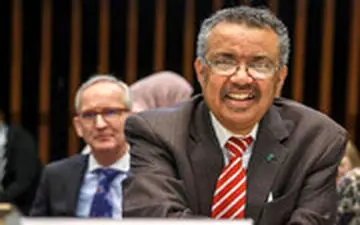 شوخی دبیر سازمان بهداشت جهانی با کرونا، پس از سرفه‌هایش