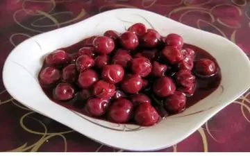 بهترین دستور برای تهیه ترشی آلبالو!