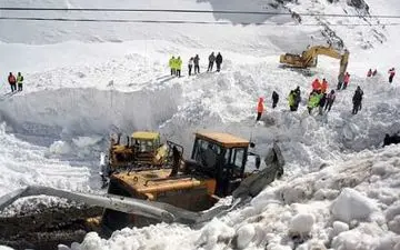 جاده همدان - کردستان بسته شد