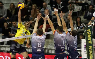 یاران‌ عبادی پور از بحران خارج شدن/ زور یاران غفور به لوبه نرسید