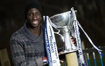 شایعه زشت و دروغین پرسپولیسی‌ها درخصوص همسر بازیکن استقلال