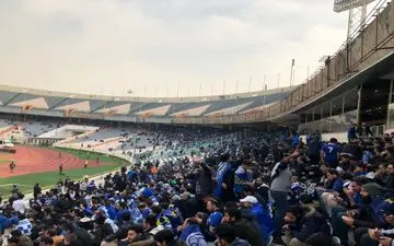 هواداران استقلال رحمتی را تشویق کردند