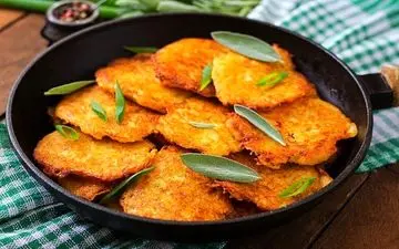 طرز تهیه سیب زمینی کریسپی با فرمول مخصوص/ نهار رژیمی و خوشمزه!