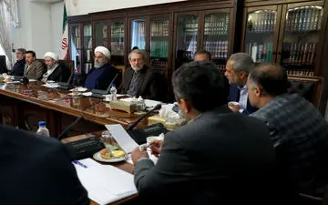 بانک مرکزی با بهره‌ گیری از تمام ابزارها، حقوق سپرده‌گذاران موسسات اعتباری را تضمین کند