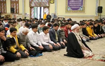 گزارش تصویری/ برگزاری "جشن تکلیف" دانش‌آموزان پسر در مسجد النبی کرمانشاه
