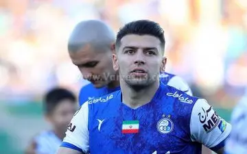 ظاهر جدید هافبک استقلال با دماغ شکسته +عکس