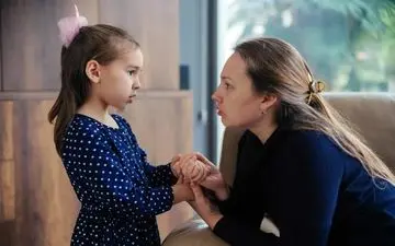 چگونه با کودکم در مورد جنگ صحبت کنم؟