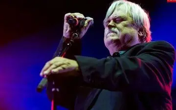 خواننده ایکه روی صحنه در گذشت!