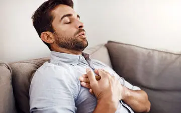 راهکارهای برخورد با فردی که سکته قلبی کرده است!