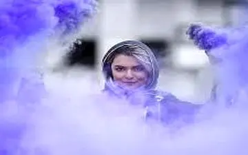 تهران گردی بازیگر خانم با تیپ اسپرت