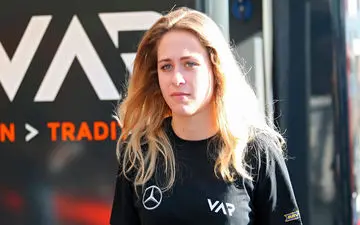 حادثه ترسنا‌‌ک در رقا‌بت اتومبیل رانی+فیلم