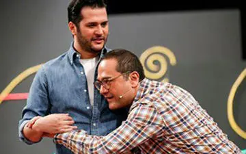 خوانندگی خنده‌دار سیاوش خیرابی در خندوانه! + فیلم