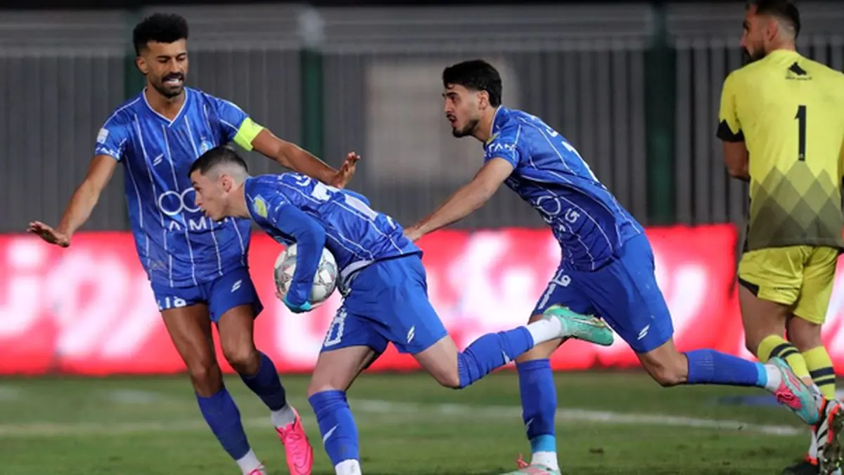 آسانی حکم نجات استقلال را امضا کرد