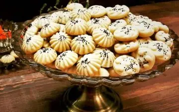 نان برنجی اصیل و خوشمزه: پخت نان برنجی به روش سنتی در خانه