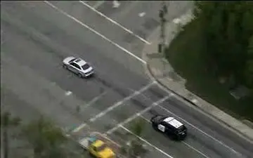 سرعت جنون آمیز خودروی آئودی برای فرار از دست پلیس + فیلم