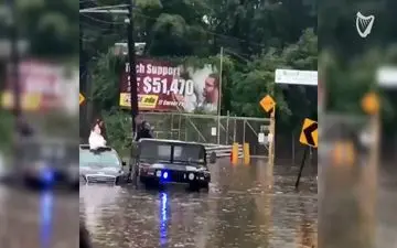 گرفتار شدن عروس و داماد در سیل! +فیلم 