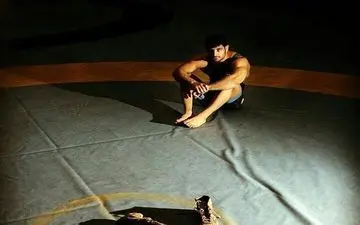 بازهم کشتی گیر ایران عمدا باخت؟!