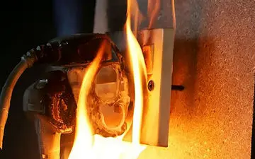 
آتش سوزی در آتلیه عکاسی در رشت/ماجرا چه بود؟
