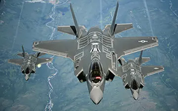 فرود عمودی جنگنده F35 + فیلم