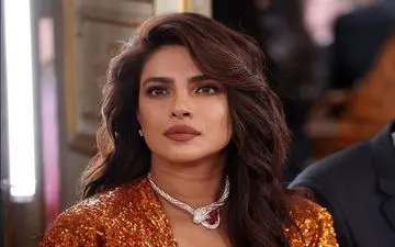 تکنیک‌های آرایش لب به سبک پریانکا چوپرا؛ انتخاب رنگ رژ لب مات و نحوه آرایش