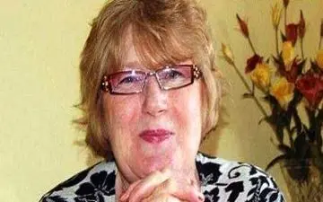 این زن اعتیاد عجیبی به ازدواج دارد