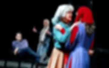  سکوت وزیر ارشاد در مقابل نمایش همجنس گرایی در سالن‌های تهران