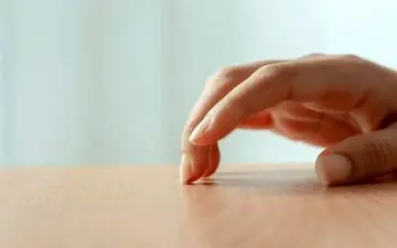 در محیط‌های شلوغ صدای افراد را نمی‌شنوید؟ این ترفند ساده علمی را امتحان کنید