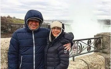 تیپ و ژست عبدالرضا کاهانی به همراه همسرش؛ خارج از کشور (عکس)