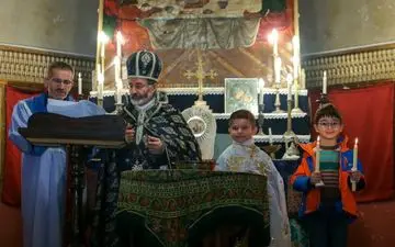 ارامنه، آیین غسل تعمید در شیراز برگزار کردند