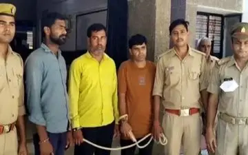 سوء استفاده جنسی 3 مرد مست از 2 خواهر در مغازه