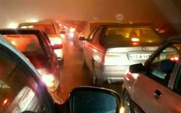 گردنه «حیران» در مه غلیظ فرو رفت؛ قطعی برق جاده