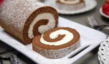 طرز تهیه کیک رولتی شکلاتی با خامه وانیلی