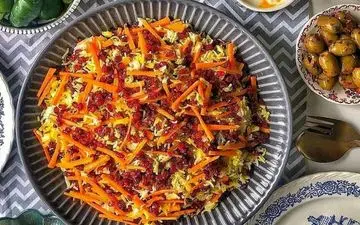 طرز تهیه هویج پلو با فیله مرغ/ میخوای دستپخت خودت رو به رخ همه بکشی هویج پلو رو این طوری درست کن!
