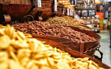 فروش آجیل و شیرینی ۷۰ درصد کاهش داشت
