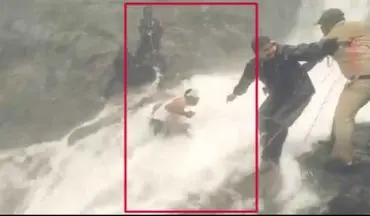 فرار از مرگ مامور پلیس حین انتقال جسد در بالای آبشار!