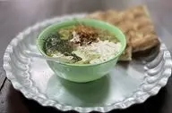 طرز تهیه آش رشته با ماست و کشک؛ غذای سنتی شمالی با طعمی بی‌نظیر