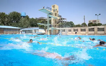  مسمومیت دسته‌جمعی در استخر همدان 