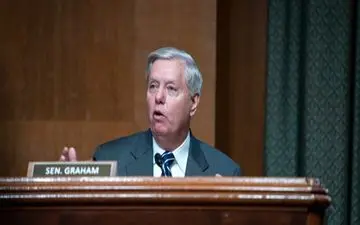 لیندسی گراهام: ایرانی‌ها بایدن را به بازی گرفته‌اند؛ هر روز قویتر می‌شوند