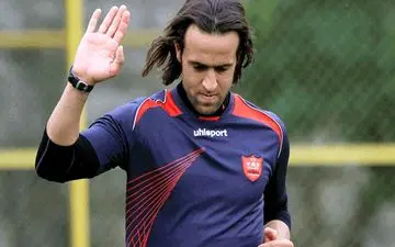 واکنش عجیب فغانی به نامزدی علی کریمی برای عنوان برترین هافبک آسیا