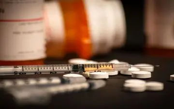 هورمون‌های جنسی و ارتباط آن‌ها با اعتیاد: چرا زنان بیشتر در معرض خطر هستند؟