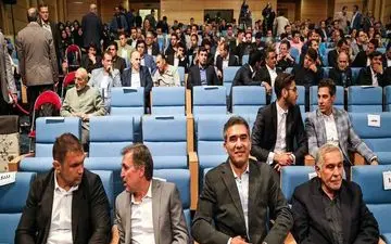 اقتدای مصطفی میرسلیم به روحانی/عکس