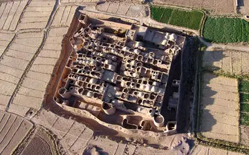 قلعه‌های دختر حاکم رنگ و رو می‌گیرد