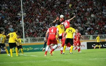 جدال سپاهان اصفهان و پرسپولیس تهران در نقش جهان