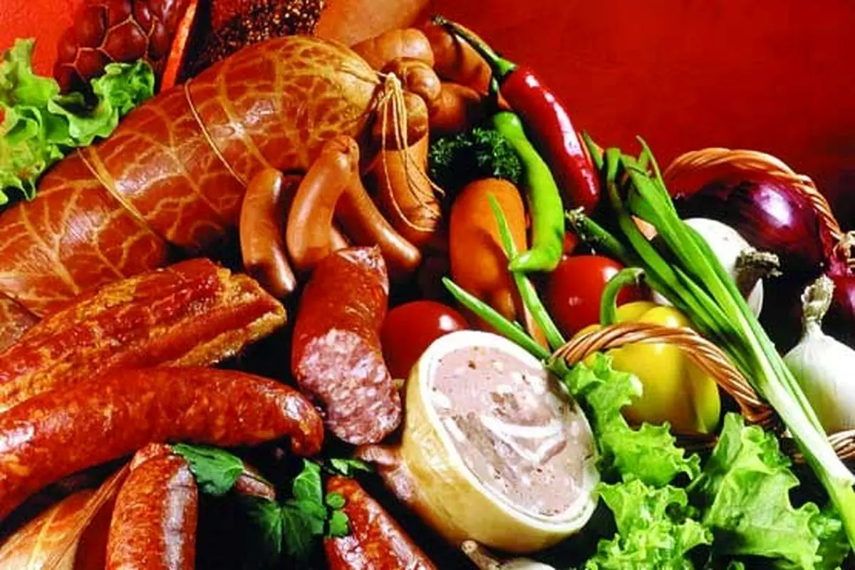  استفاده از خمیر مرغ در سوسیس و کالباس ممنوع است / این اقشار سوسیس کالباس نخورند