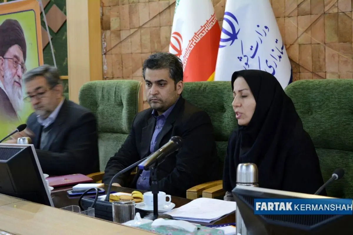 جلسه بررسی چالش ها و مشکلات شرکت های دانش بنیان استان کرمانشاه به روایت تصویر