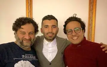 تصویری از بازیکن پرحاشیه پرسپولیس در کنار دو بازیگر
